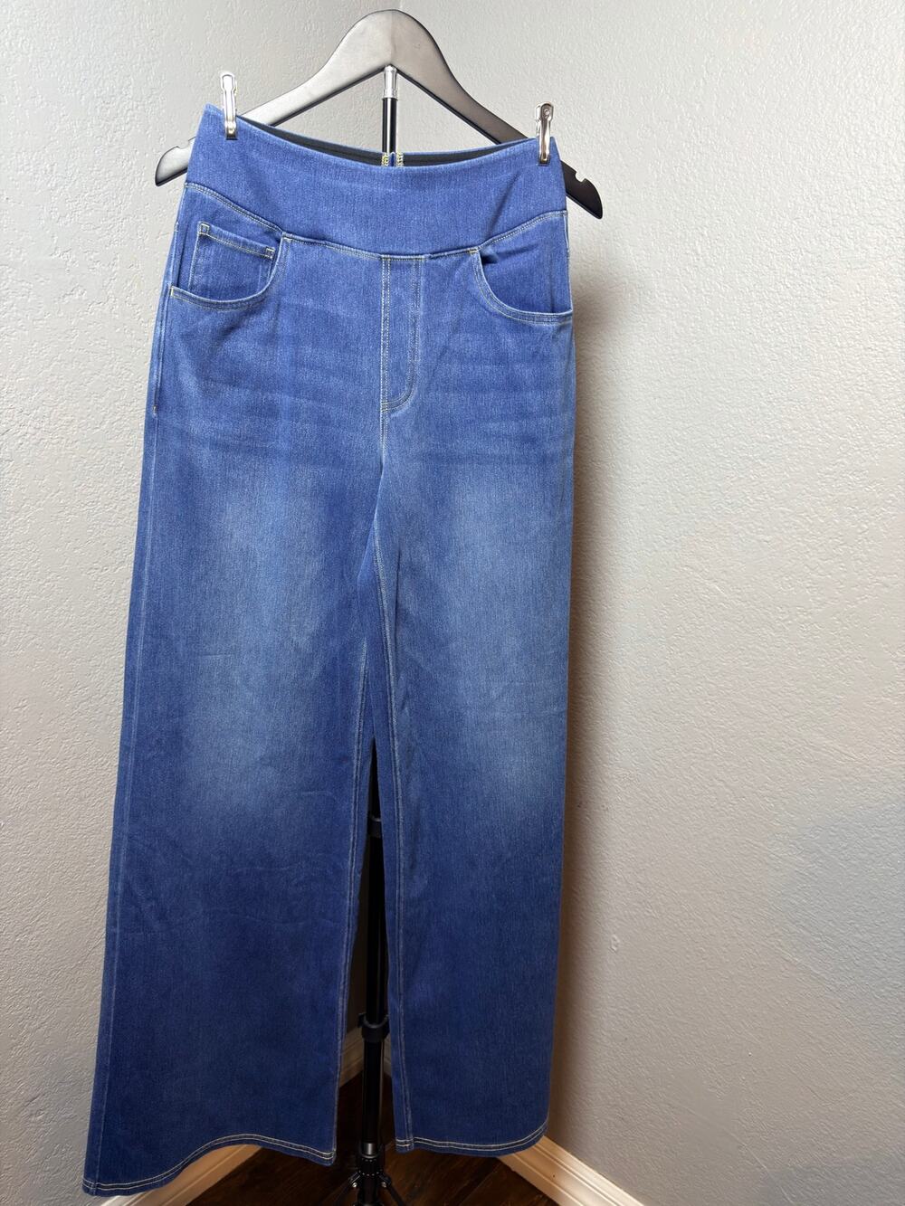 NWT Halara Medium Wash Pull-On Wide-Leg Denim Pants Size M
